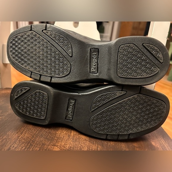 Propet Ava Ankle Bootie Leather Upper Crossover Strap Velcro Closing Women Sz 8D - Picture 9 of 9